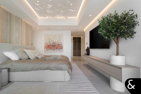 Villa in Jumeirah Islands, Dubai 4 bedrooms, 534 sq.m. № 74494 - photo 20