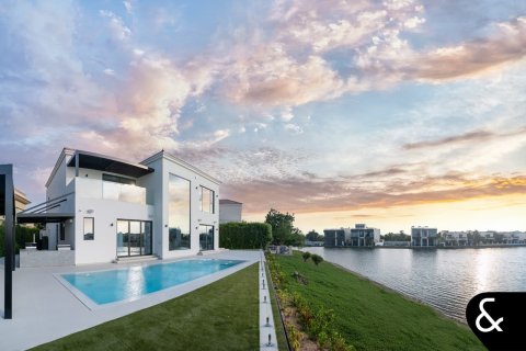 Villa in Jumeirah Islands, Dubai 4 bedrooms, 534 sq.m. № 74494 - photo 3