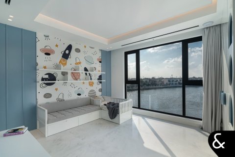 Villa in Jumeirah Islands, Dubai 4 bedrooms, 534 sq.m. № 74494 - photo 28