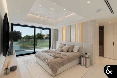 Villa in Jumeirah Islands, Dubai 4 bedrooms, 534 sq.m. № 74494 - photo 19