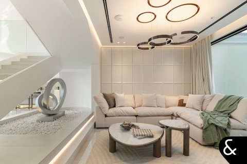 Villa in Jumeirah Islands, Dubai 4 bedrooms, 534 sq.m. № 74494 - photo 7