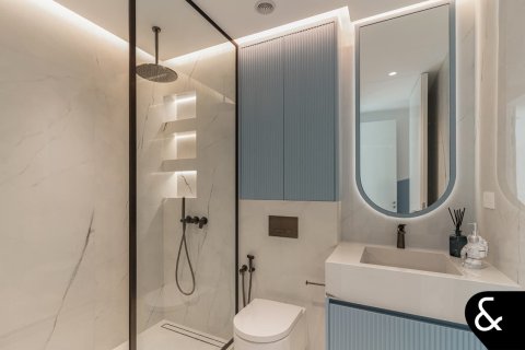 Villa in Jumeirah Islands, Dubai 4 bedrooms, 534 sq.m. № 74494 - photo 30