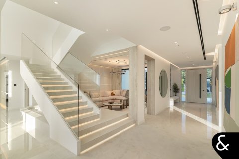 Villa in Jumeirah Islands, Dubai 4 bedrooms, 534 sq.m. № 74494 - photo 16