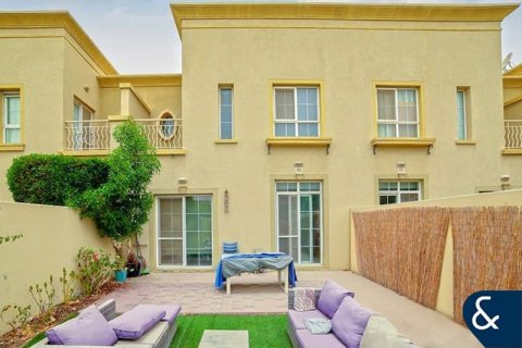 Купить виллу в The Springs, Дубай: 2 спальни, 157м², № 74493 - фото 2