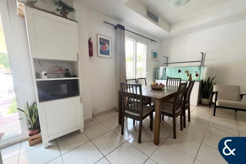 Купить виллу в The Springs, Дубай: 2 спальни, 157м², № 74493 - фото 8