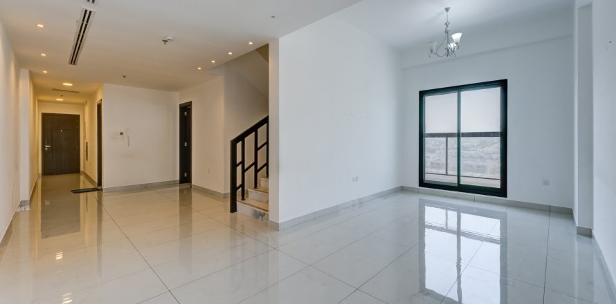 Квартира в Дубае, 3 спальни, 219м², № 101253
