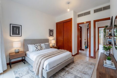 Villa in Dubai 3 bedrooms, 294 sq.m. № 101254 - photo 7