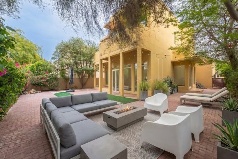 Villa in Dubai 3 bedrooms, 294 sq.m. № 101254 - photo 4