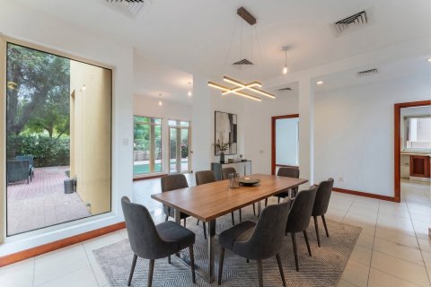 Villa in Dubai 3 bedrooms, 294 sq.m. № 101254 - photo 13