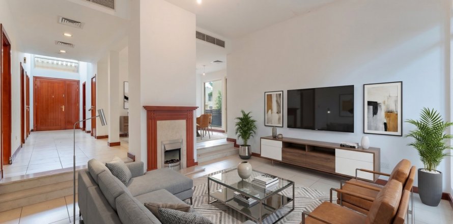 Villa in Dubai 3 bedrooms, 294 sq.m. № 101254