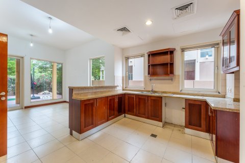 Villa in Dubai 3 bedrooms, 294 sq.m. № 101254 - photo 25