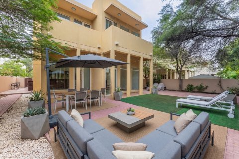 Villa in Dubai 3 bedrooms, 294 sq.m. № 101254 - photo 3