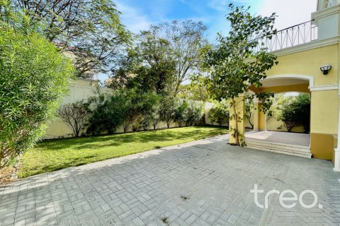 Villa in Legacy, Jumeirah Park, Dubai 3 bedrooms, 327.67 sq.m. № 136249 - photo 5