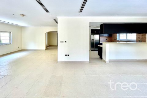 Villa in Legacy, Jumeirah Park, Dubai 3 bedrooms, 327.67 sq.m. № 136249 - photo 7