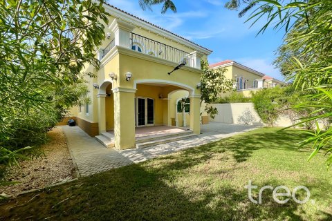 Villa in Legacy, Jumeirah Park, Dubai 3 bedrooms, 327.67 sq.m. № 136249 - photo 2