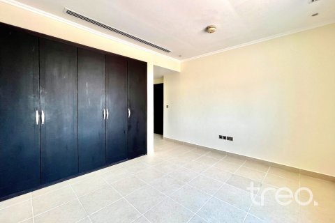 Villa in Legacy, Jumeirah Park, Dubai 3 bedrooms, 327.67 sq.m. № 136249 - photo 16