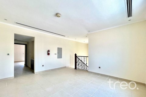 Villa in Legacy, Jumeirah Park, Dubai 3 bedrooms, 327.67 sq.m. № 136249 - photo 11