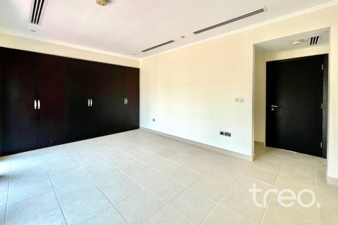 Villa in Legacy, Jumeirah Park, Dubai 3 bedrooms, 327.67 sq.m. № 136249 - photo 13
