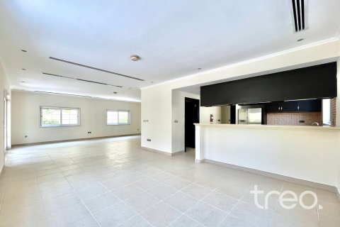Villa in Legacy, Jumeirah Park, Dubai 3 bedrooms, 327.67 sq.m. № 136249 - photo 8