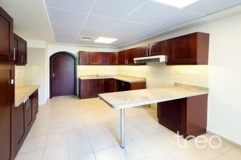 Villa in Arabian Ranches, Dubai 3 bedrooms, 253.44 sq.m. № 136246 - photo 17