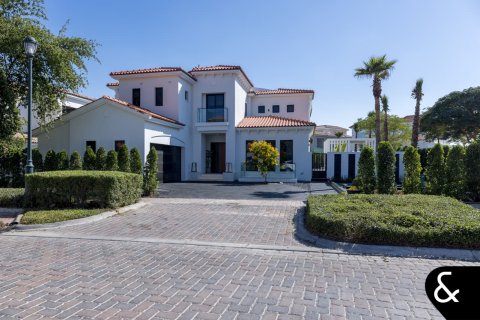 Villa in Jumeirah Golf Estates, Dubai 5 bedrooms, 668 sq.m. № 75792 - photo 2