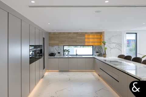 Villa in Jumeirah Golf Estates, Dubai 5 bedrooms, 668 sq.m. № 75792 - photo 11