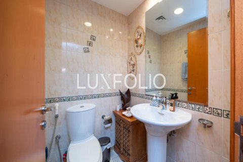 Apartment in The Waves, Dubai Marina, Dubai 3 bedrooms, 171 sq.m. № 45951 - photo 28