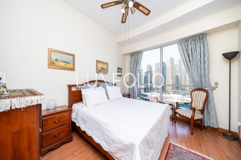 Apartment in The Waves, Dubai Marina, Dubai 3 bedrooms, 171 sq.m. № 45951 - photo 14