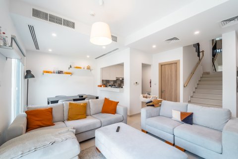 Вилла в Дубае, 3 спальни, 161м², № 97193