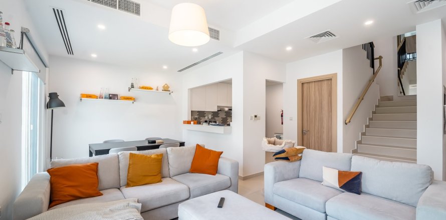 Вилла в Дубае, 3 спальни, 161м², № 97193