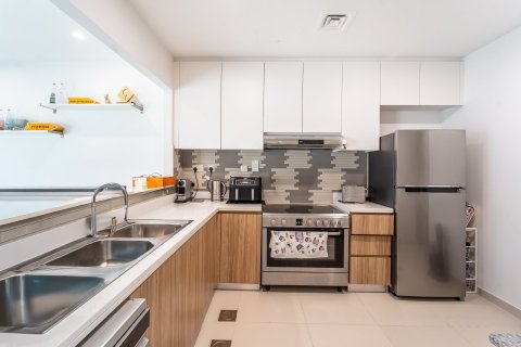 Купить виллу в Дубае: 3 спальни, 161м², № 97193 - фото 7