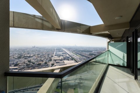 Apartment in Business Bay, Dubai 2 bedrooms, 82 sq.m. № 97194 - photo 12