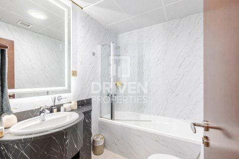 Apartment in Dubai Marina, Dubai 4 bedrooms, 295 sq.m. № 65820 - photo 17