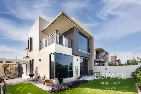 Купить таунхаус в Дубай Хилс Эстейт, Дубай: 4 спальни, 230м², № 71145 - фото 1