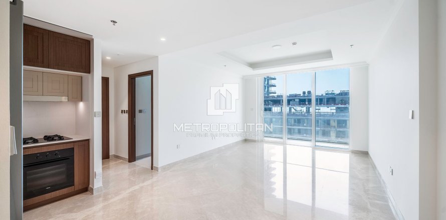 Apartment in EMAAR Beachfront, Dubai Harbour, Dubai 1 bedroom, 74 sq.m. № 74206