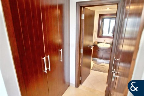 Apartamento en Golf Towers, The Views, Dubai, 1 dormitorio, 92 m², № 78741 - foto 7