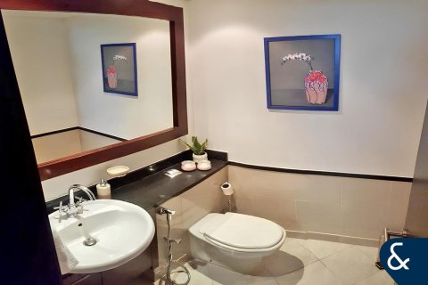 Apartamento en Golf Towers, The Views, Dubai, 1 dormitorio, 92 m², № 78741 - foto 5