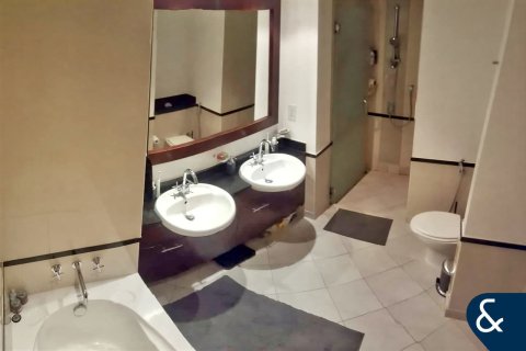 Apartamento en Golf Towers, The Views, Dubai, 1 dormitorio, 92 m², № 78741 - foto 8