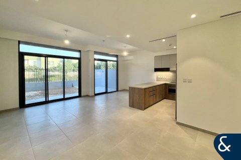 Villa en Mudon, Dubai, 3 dormitorios, 206 m², № 78754 - foto 1