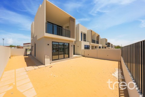 Townhouse in Dubai 4 bedrooms, 357.4 sq.m. № 136301