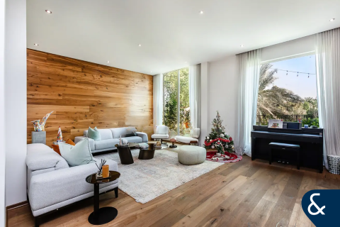 Снять в аренду виллу в Jumeirah Islands, Дубай: 4 спальни, 491м², № 79198 - фото 3