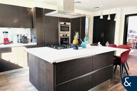 Снять в аренду виллу в Jumeirah Islands, Дубай: 4 спальни, 491м², № 79198 - фото 7