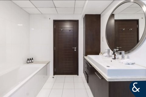 Apartment in Downtown Dubai (Downtown Burj Dubai), Dubai 2 bedrooms, 108 sq.m. № 79210 - photo 24