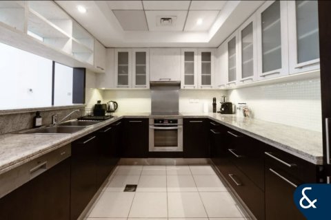 Apartment in Downtown Dubai (Downtown Burj Dubai), Dubai 2 bedrooms, 108 sq.m. № 79210 - photo 25