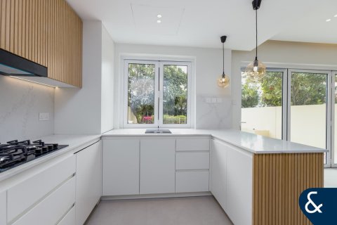 Снять в аренду виллу в Springs 8, The Springs, Дубай: 3 спальни, 157м², № 79197 - фото 6