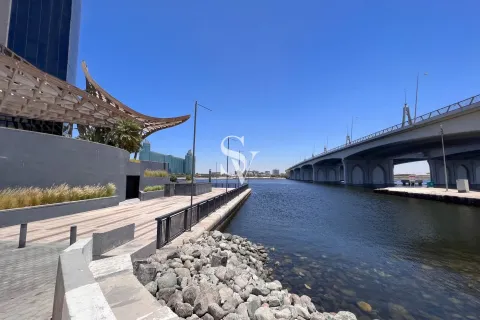 Apartment in Binghatti Moonlight in Al Jaddaf, Dubai 2 bedrooms, 95 sq.m. № 68909 - photo 2