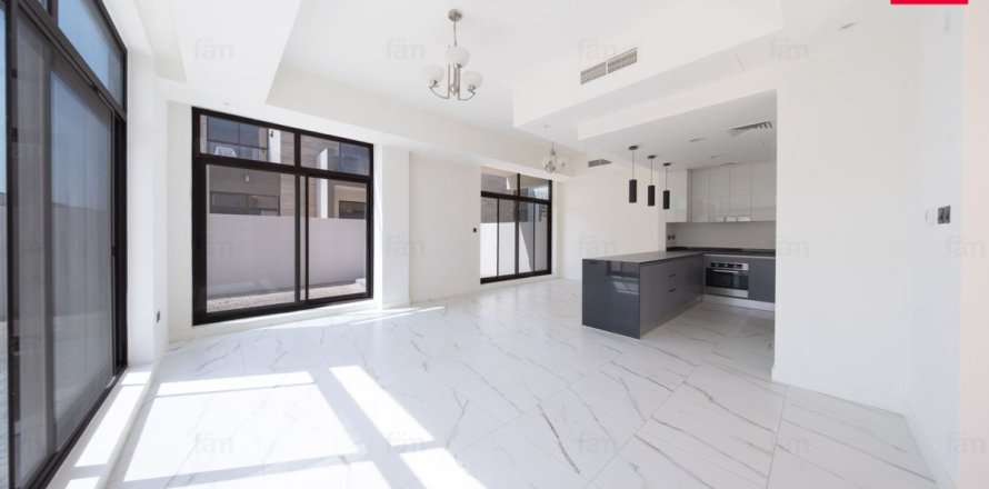 Villa en Dubai, 4 dormitorios, 282 m², № 95533