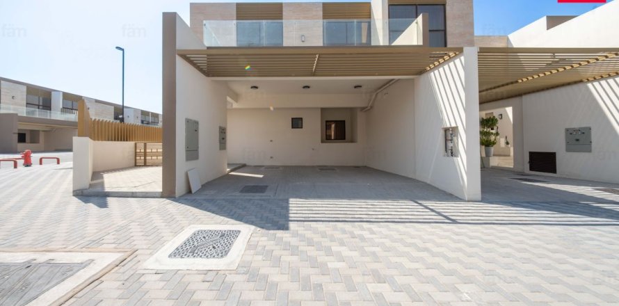 Villa in Dubai 4 bedrooms, 282 sq.m. № 95533