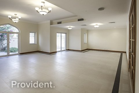 Villa in Dubai Festival City, Dubai 4 bedrooms, 331.2 sq.m. № 2858 - photo 2