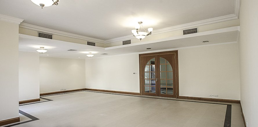 Villa in Dubai Festival City, Dubai 4 bedrooms, 331.2 sq.m. № 2858